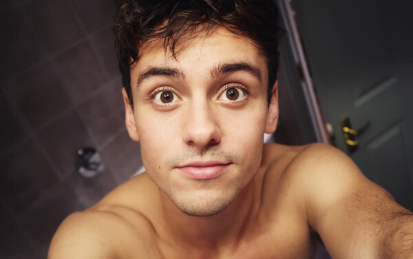 Tom Daley shower shirtless